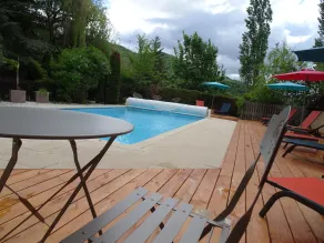 Charming B&B for a sunny getaway with seasonal pool - Image 5