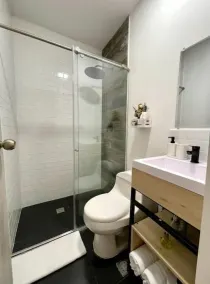Modern 301 apartment w/AC + Parking - Image 2