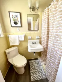 *Comfortable Townhome * King Beds * Long Term* - Image 3