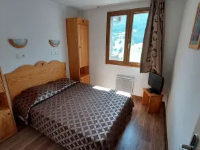 Cozy 1-Bed Apt in Hauteluce, Sleeps 4, Parking, Pool, Fitness, Near Lifts & Shops - Image 3