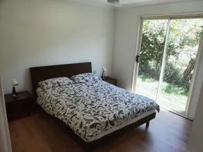 Private self contained 2 bedroom apartment - Image 5