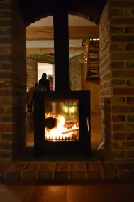 Converted barn / Oast House with amazing views and EV chargers - Image 3