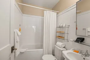 Premier Downtown Aspen Location. Walk To Everything! 50 yds to Gondola. Wood FP. Washer/Dryer - Image 4