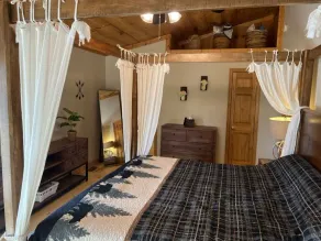 Wonderful cabin tucked in the woods /w Hot tub - Image 5