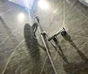 Double-de Luxe-SDB privée avec douche-Vue sur Rue - Image 2