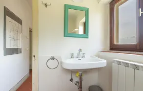 2 Bedroom Lovely Home In Loro Ciuffenna - Image 5