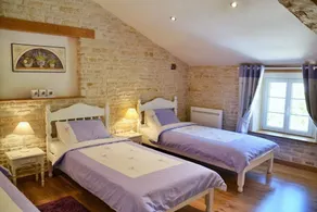 Gite Cerisier - sleeps 5 - Pool, Summer House, Games Barn & playhouse - Image 5