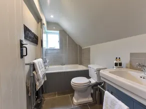 2 chambres à coucher à Cheriton - Image 3