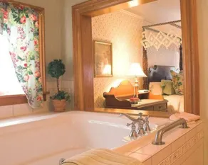 White Lace Inn - Image 4