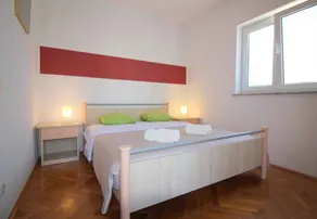 Holiday apartment with terrace - Image 4