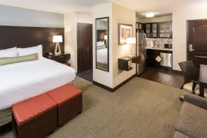 1 Bedroom | Free Breakfast. Indoor Pool - Image 3