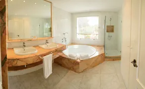 ⭐⭐⭐⭐⭐Valk til stranden & saltvands pool - Image 3
