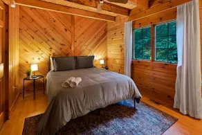 Enchanted Cabin at LedgeRock Springs - Image 5
