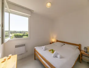 Apartment with terrace in Carcans - Image 3