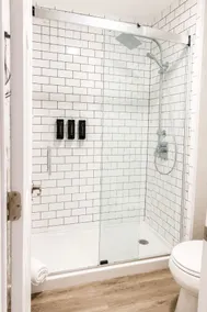 Beautifully Updated Two Queen Suite - Image 3