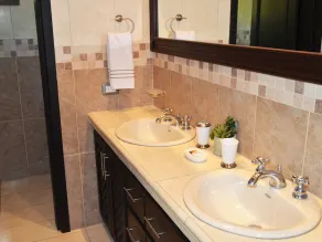 4 Br/4 Bath Spectacular Luxury Home In a Gated Community, Across From Beach. - Image 2