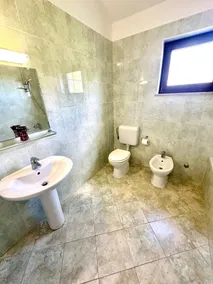 Villa med pool i lugn utkanten av byn inställning - Image 2
