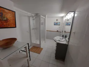 hus med uppvärmd pool och studsmatta - Image 3