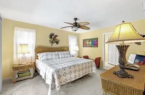 Sunshine Awaits, Tropical 3br home w heated pool, short drive to beach.  Pets - Image 5