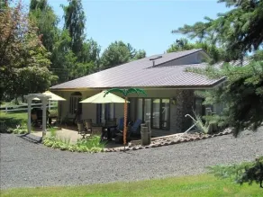 Vacation Rental  with pool and access to Bay and launching abilities. - Image 2