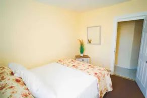 1-Bedroom Apartment with Sofa bed in City Island - Image 5