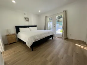 Modern 4 King Beds, Beautiful Large Backyard, Golf, WFH, Long Stays, WI-FI, FWY, 25 mins to Beach - Image 4