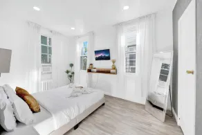 Luxury NY Home 3BR with Easy Parking  - Image 5