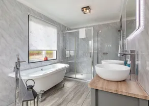 Large superior one-bedroom lodge with hot tub for two adults. - Image 3