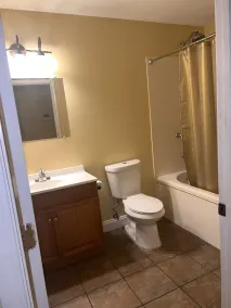 Apartment near Lakefront - Image 2