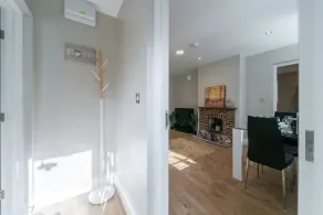 Cozy One Bedroom Cottage With Spacious Garden + BBQ - Image 2
