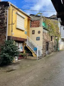 A home where you can enjoy Valdeorras, El Bierzo, or Las Medulas Natural Park, - Image 5