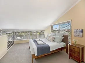 Minimum 3 night stay    4 Bed/2 Bath    Sleeps 10 (max 6 Adults) - Image 5