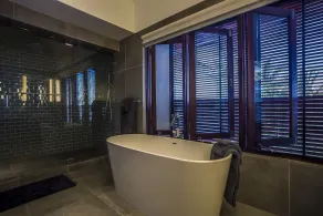 Luxe Modern Six-bedroom Cocosan Villa, Access to Geejam Hotel - Image 4
