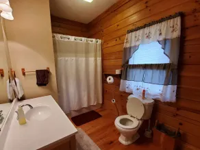 English Center Cabin - Image 2