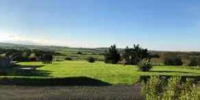 5 minutes from the beach, centraly located, country side views - Image 5
