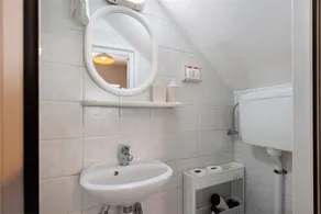 Holiday Home \"Pocket House\" with Mountain View, Private Balcony and Wi-Fi - Image 4