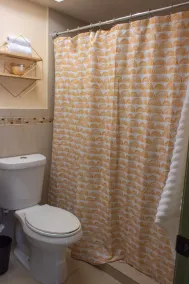 Centrally Located Boho Private BdR - 7 mi to beach - Image 5