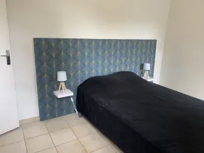 Appartement F3 Avec Piscine 10 min à Pied de la Rivière et 5 min du Centre - Image 3