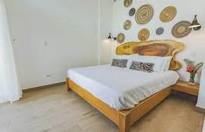 Beachside Villa with Private Pool - Image 4