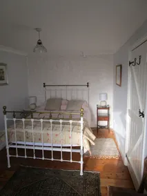 19th century cottage near the seaside with superb river views - Image 5