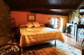Cozy Cottage with Magical Garden  Overlooking the Beach. - Image 5