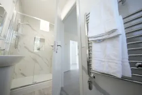 Ealing Broadway Great Stay 7-Minute Walk from the Underground - Image 3