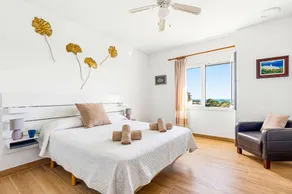 Villa Adelaide by Villa Plus - Image 5
