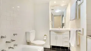 Harbourside Comfort and Charm - Image 2