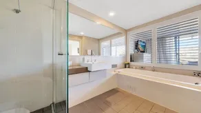 Beach, Golf, Day Spa & Poolside Luxury - Image 2