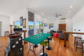 The Vibe Beach House - direct beach access, spa - Image 3