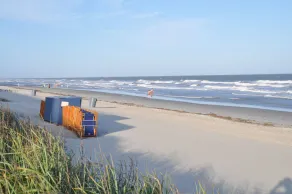 Trin til stranden.  Kæledyrsvenligt Strandhus m / pool!  4 soveværelser sover 12! - Image 4