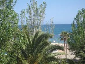 Charming penthouse with sea views, 2 large terraces and 40m to the beach - Image 4