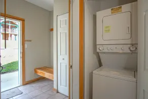 2 soveværelser, 2. 5 bade: Ski ind / ski ud, Gas pejs, Camp 4 Hot Tub.<br><br>Master Bedroom: Pillowtop K - Image 2