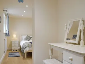 2 bedroom accommodation in Six Ashes, near Bridgnorth - Image 5